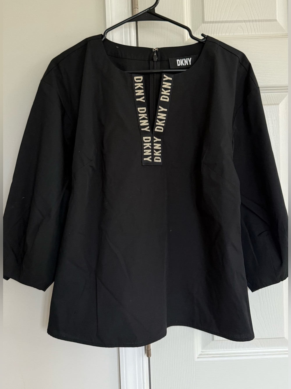 DKNYC Black Logo Trim Long Sleeve Top